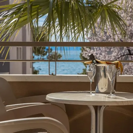Bogica 3* Makarska